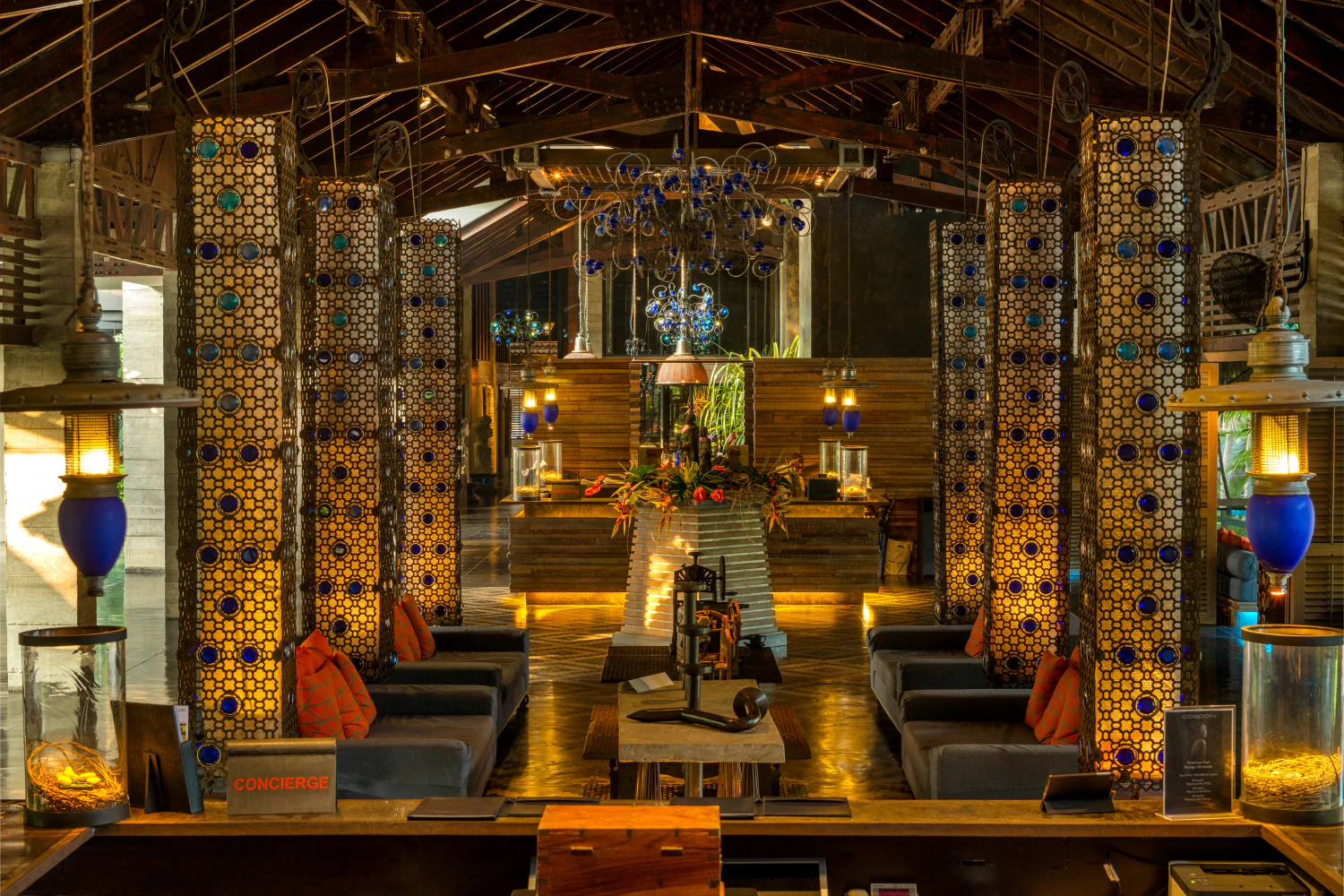Lobby & Lounge