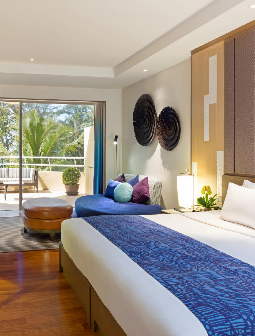 1 King Suite Pool View Furnished Balcony