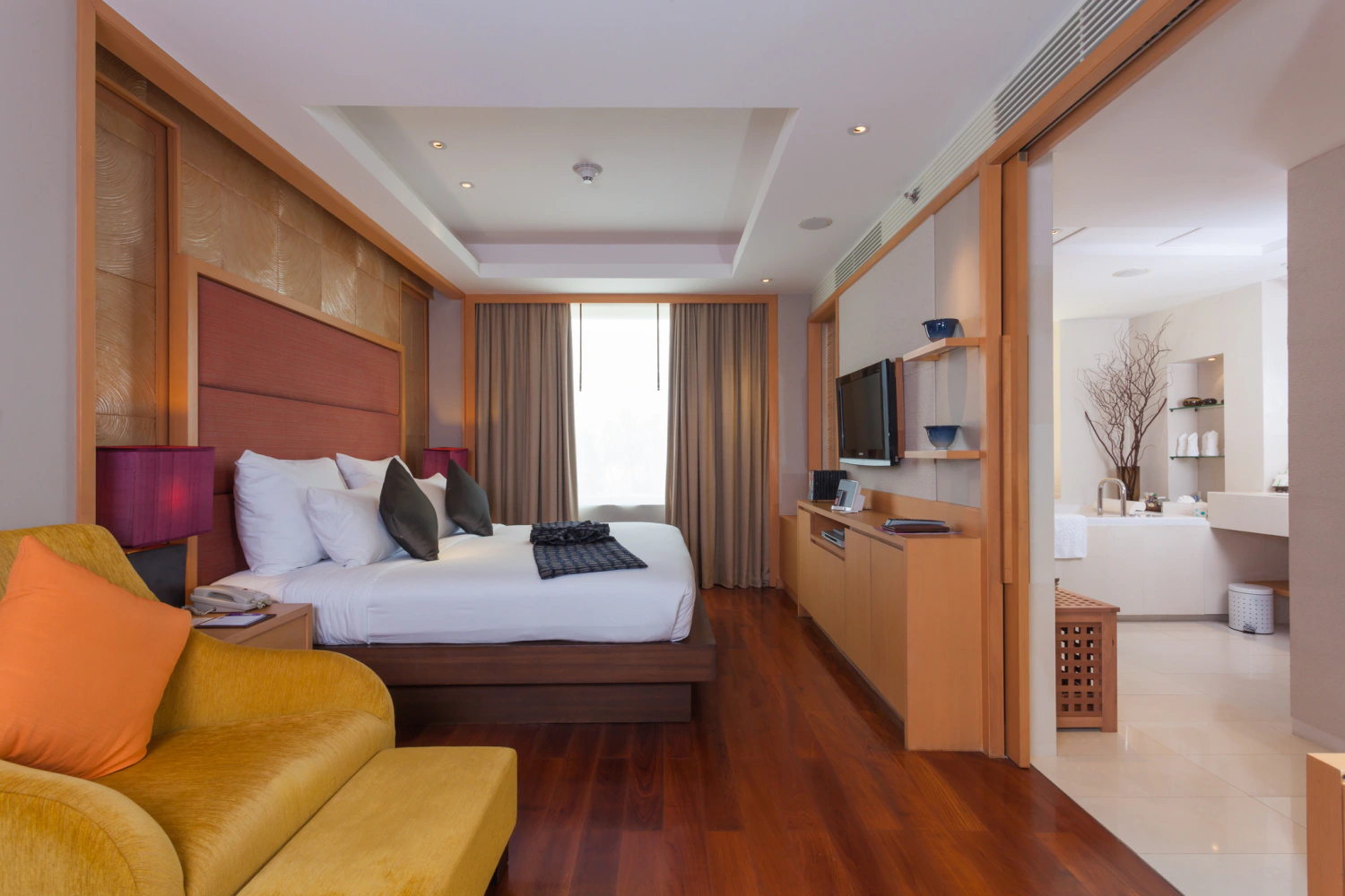 1 King 1 Bedroom Suite Sea View Balcony