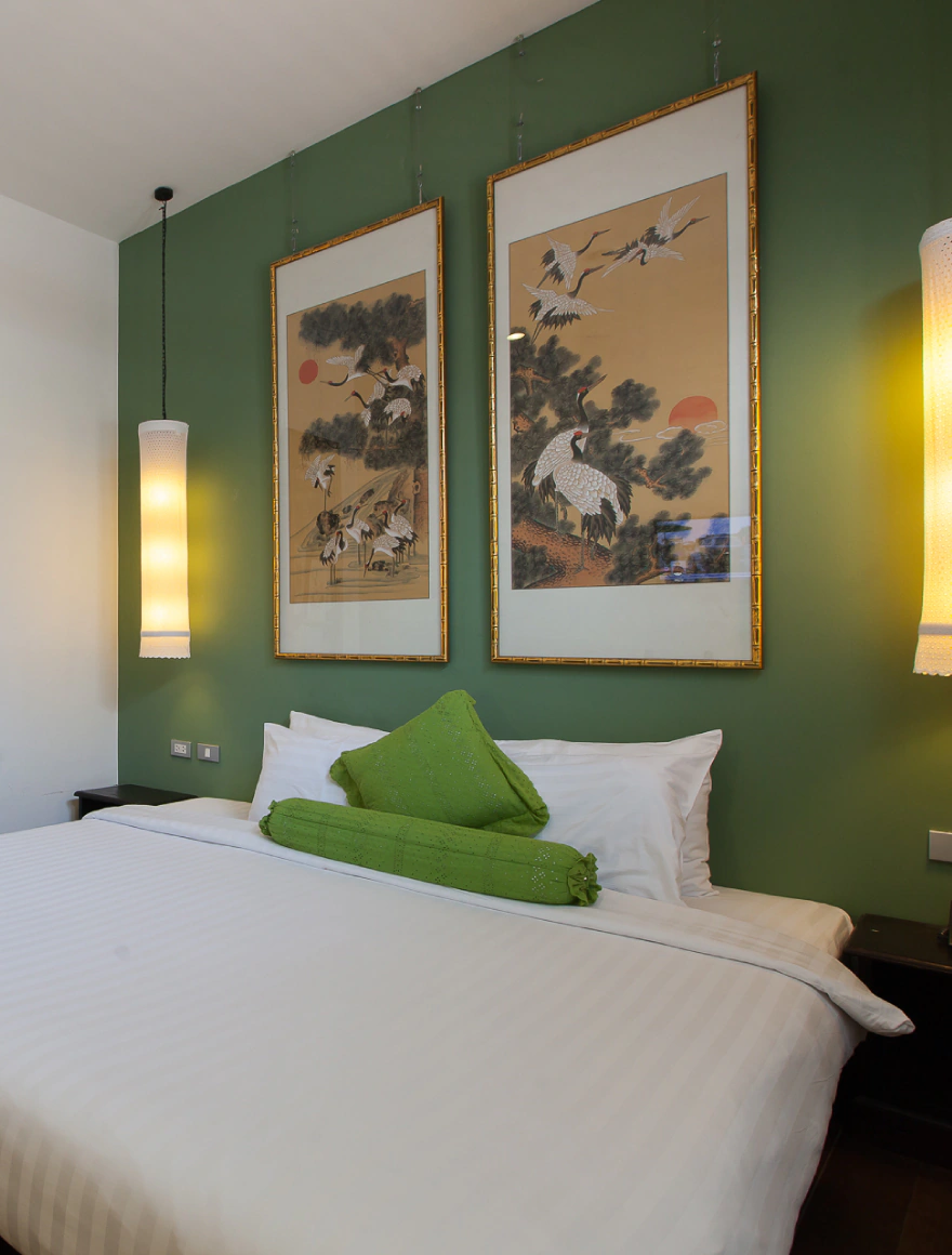 Superior Artist Room