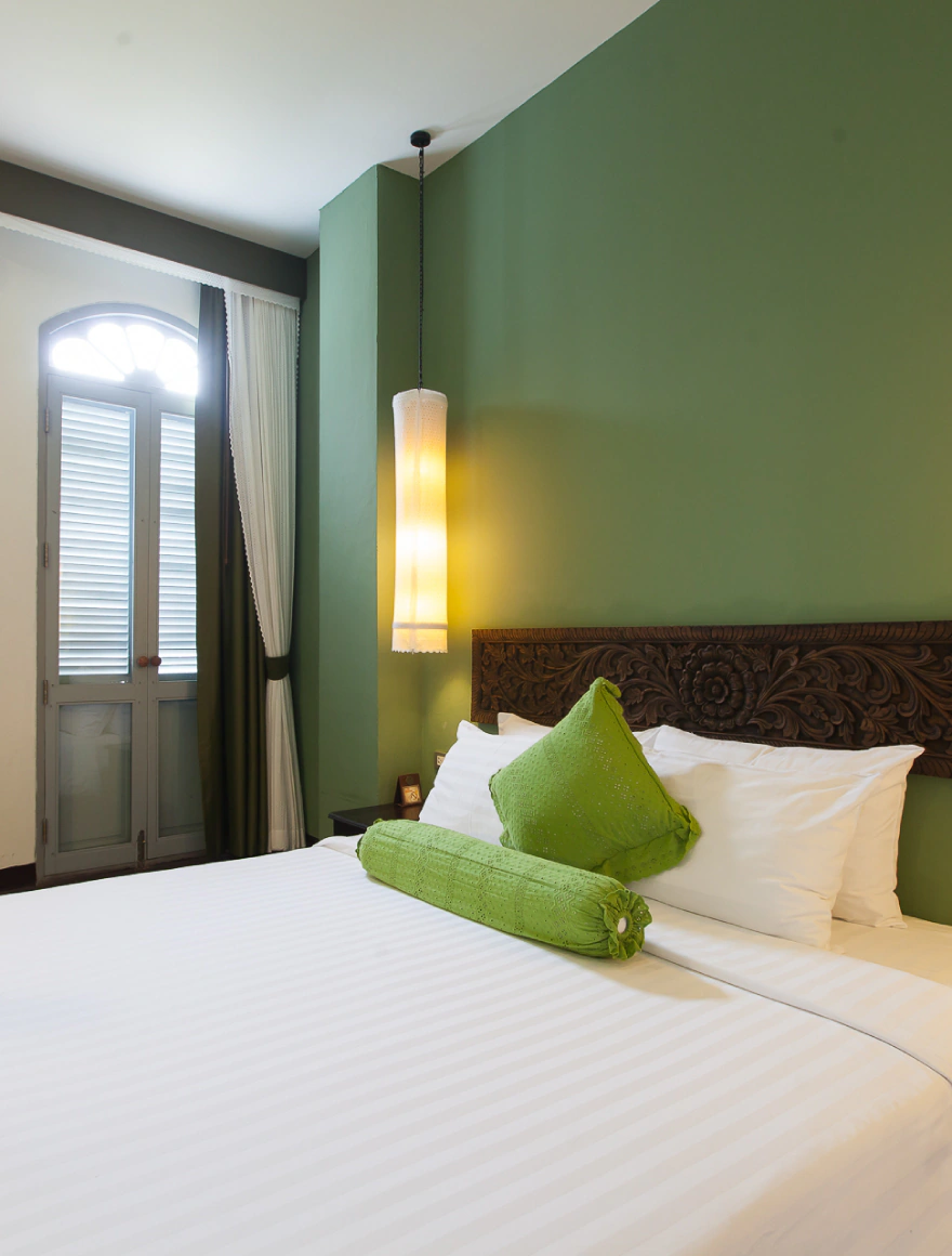 Superior Carpenter Room