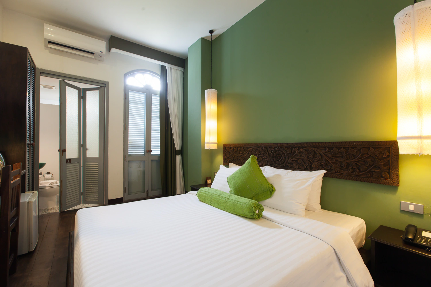 Carpenter Superior Room