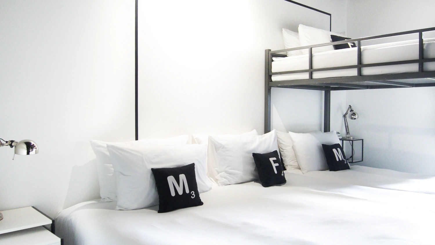 Orangutan Pod (Deluxe King Bed + Bunk Bed)