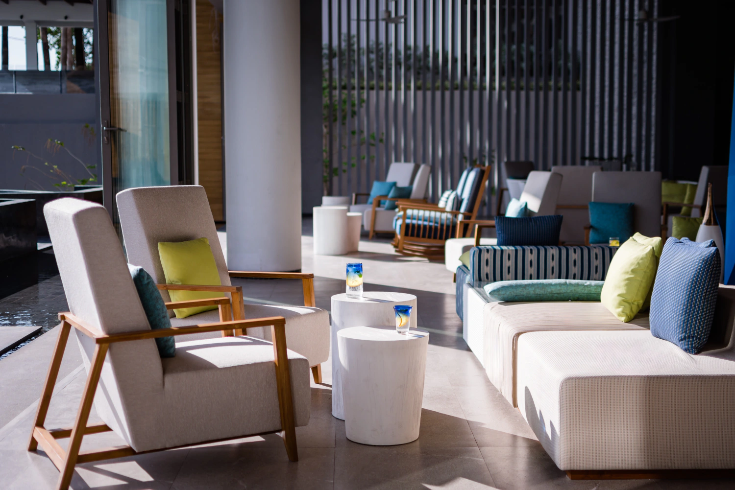 Lobby & Lounge