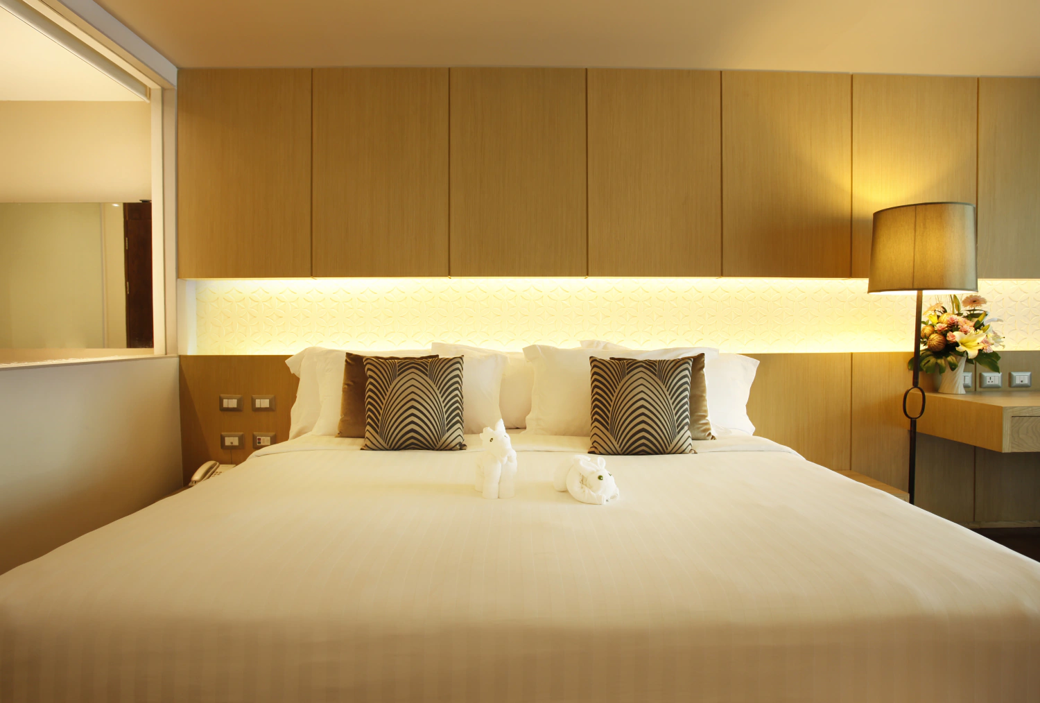 Sunset Deluxe Pool View