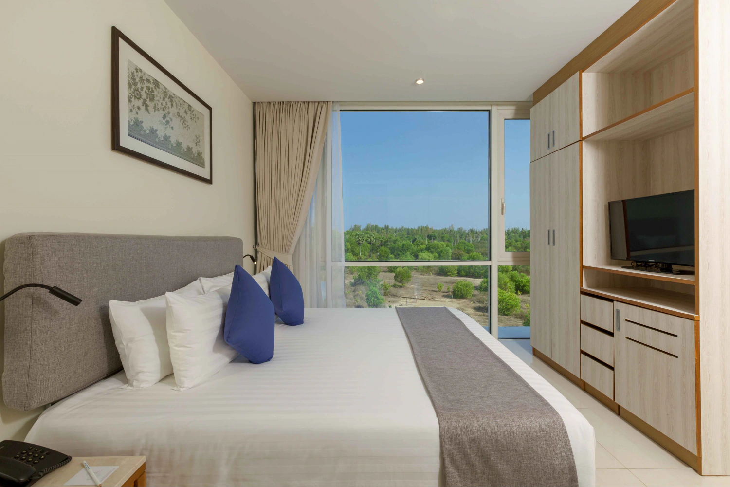 One Bedroom Suite with Balcony