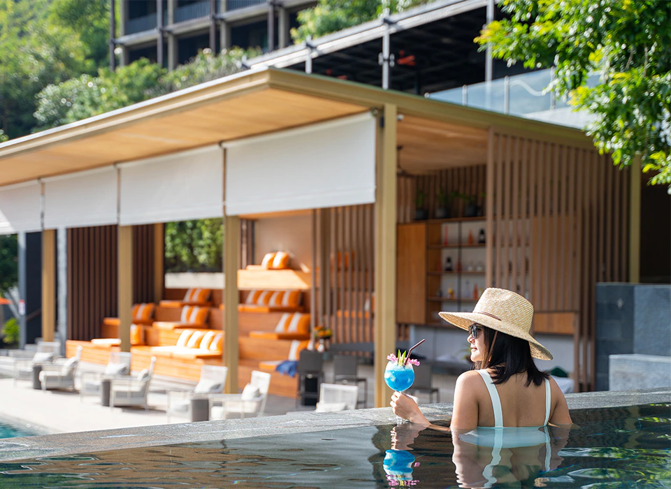 Surf Pool Bar