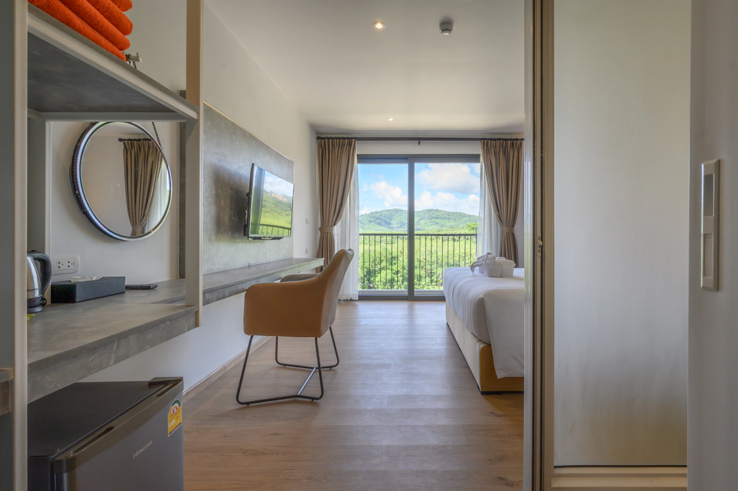 Deluxe Mountain View