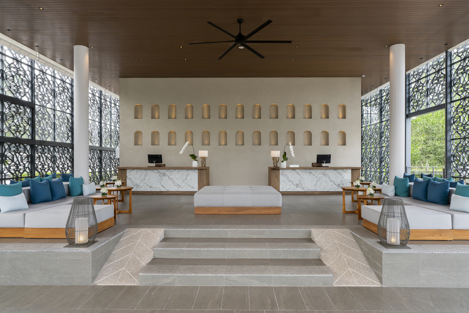 Lobby & Lounge
