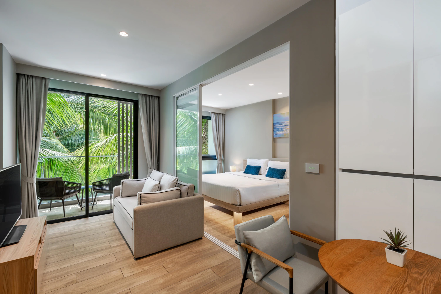 Grand Deluxe Suite Double Pool View