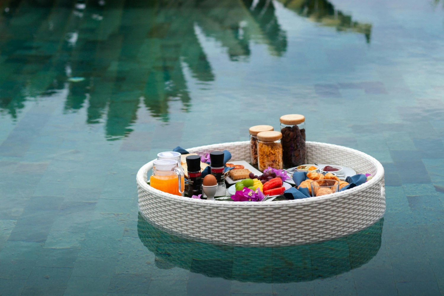 Floating Breakfast
