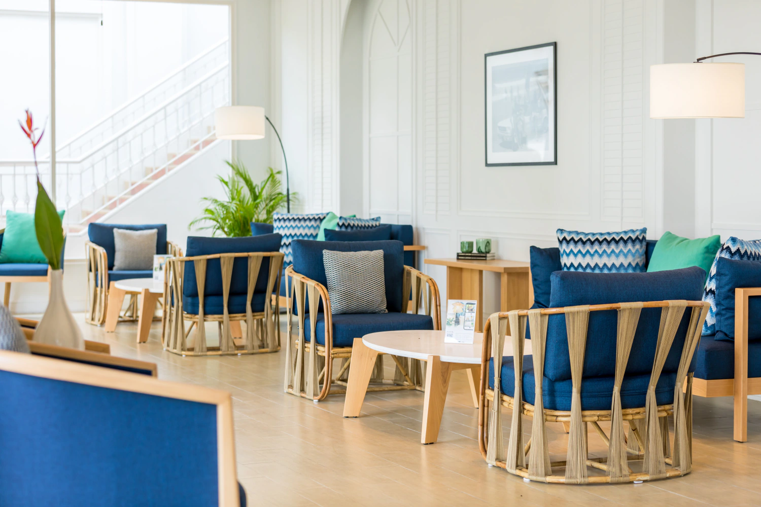 Lobby & Lounge