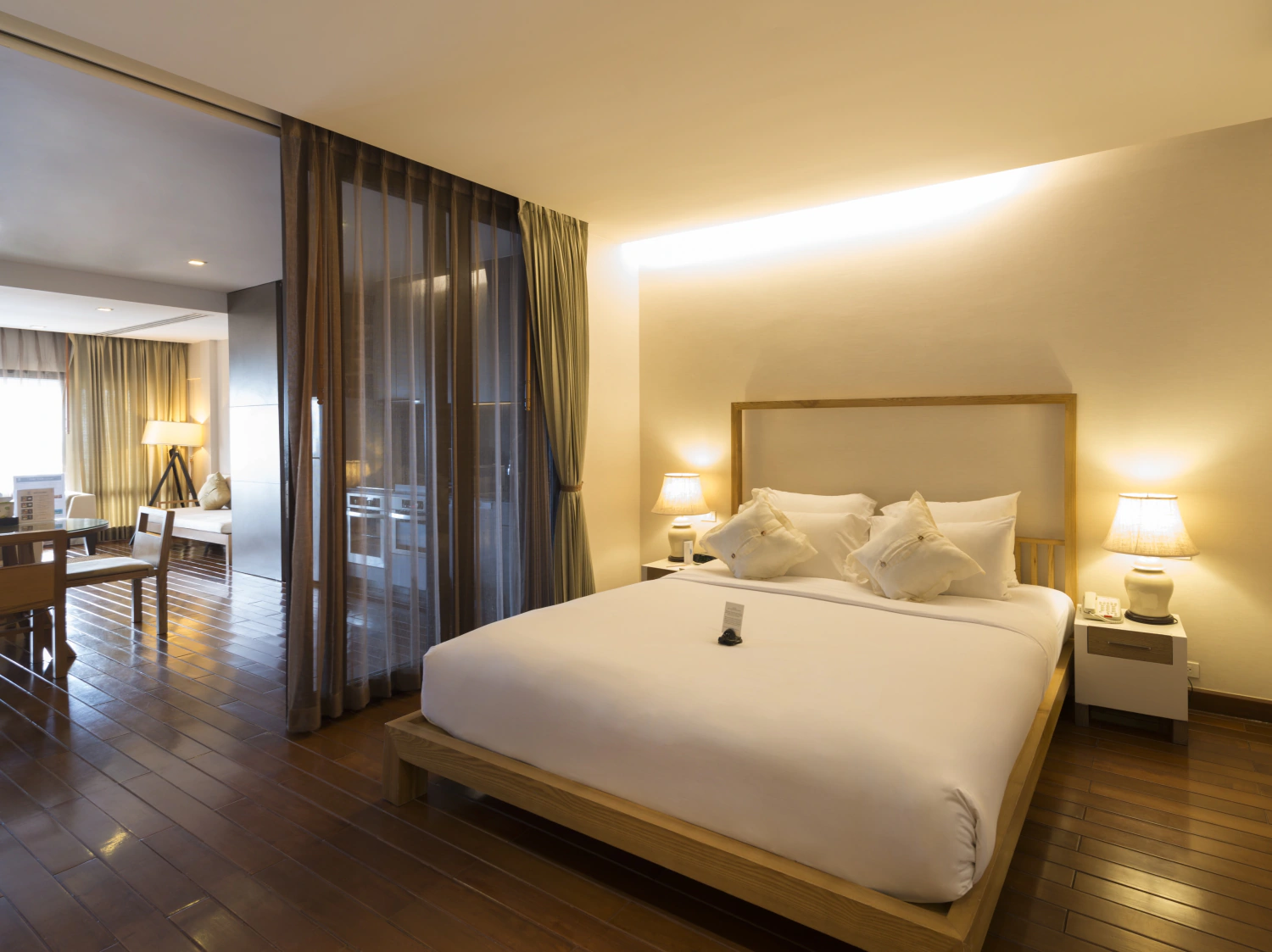 One Bedroom Deluxe Suite Seaview