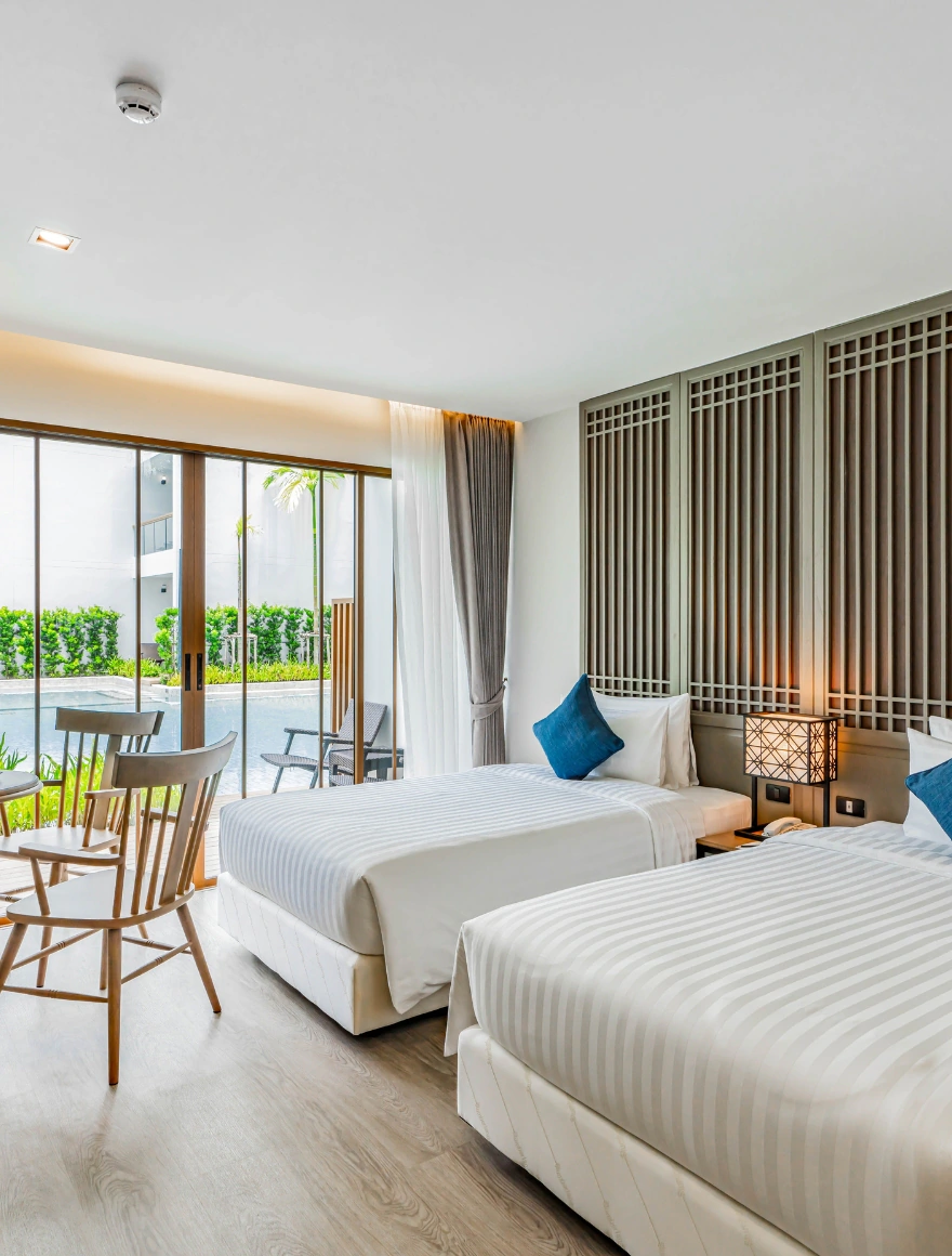 Deluxe Pool Access Room