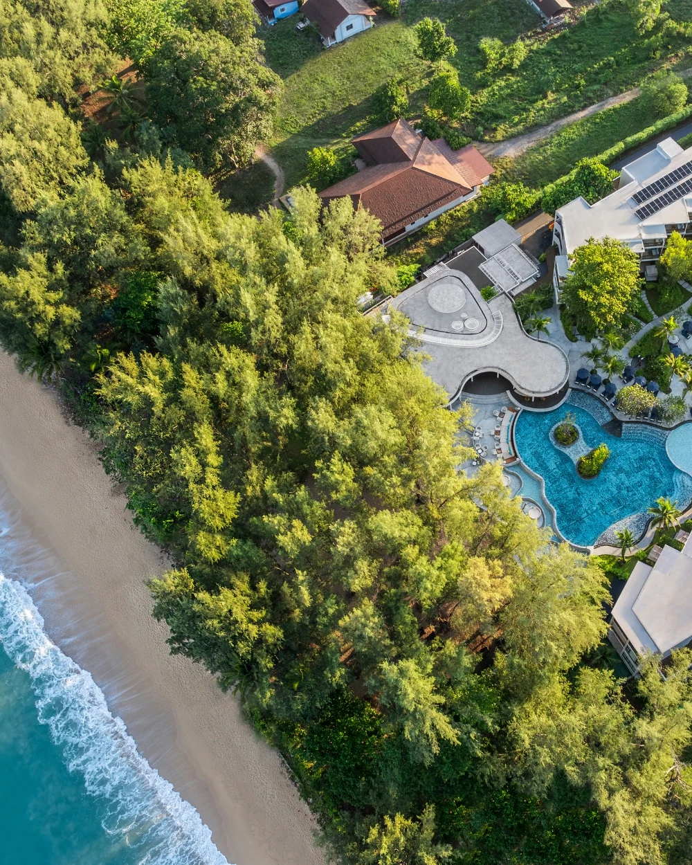 Le Méridien Phuket Mai Khao Beach Resort