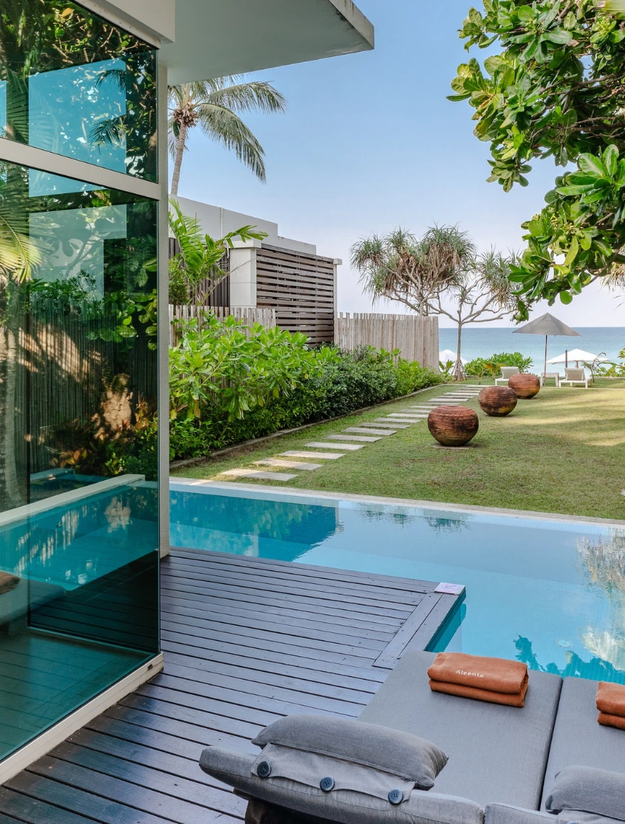 Beachfront Pool Suite