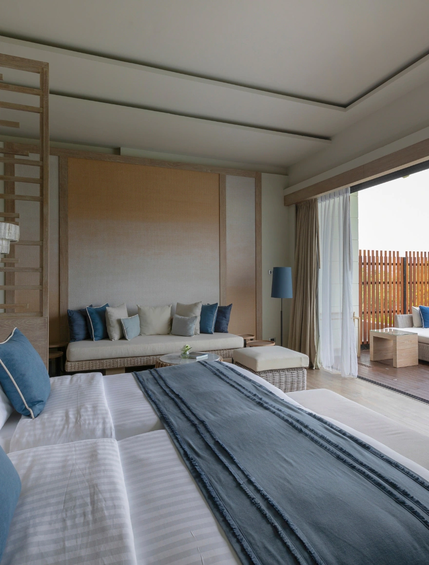 Moonlight Pool Suite