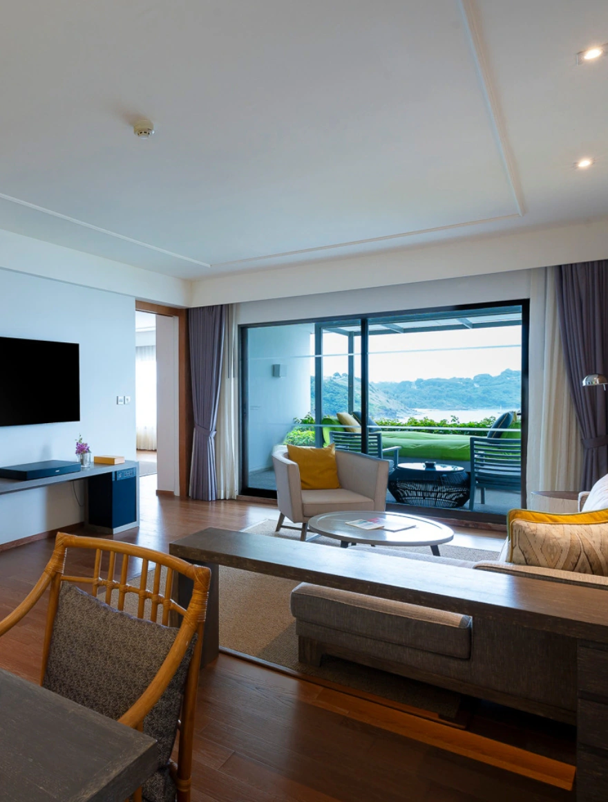 Royal Ocean View Suite
