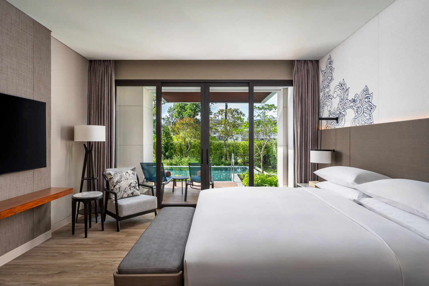 One Bedroom Suite Pool Access