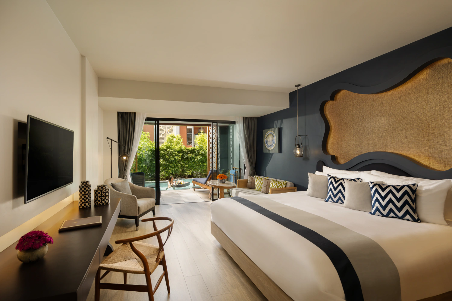 Deluxe Garden View Pool Access Suite