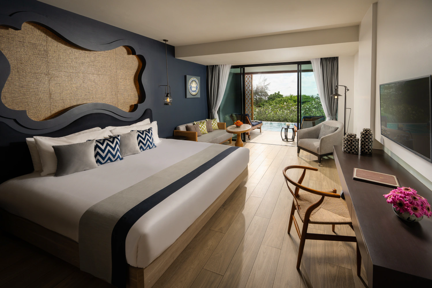 Deluxe Sea View Pool Access Suite