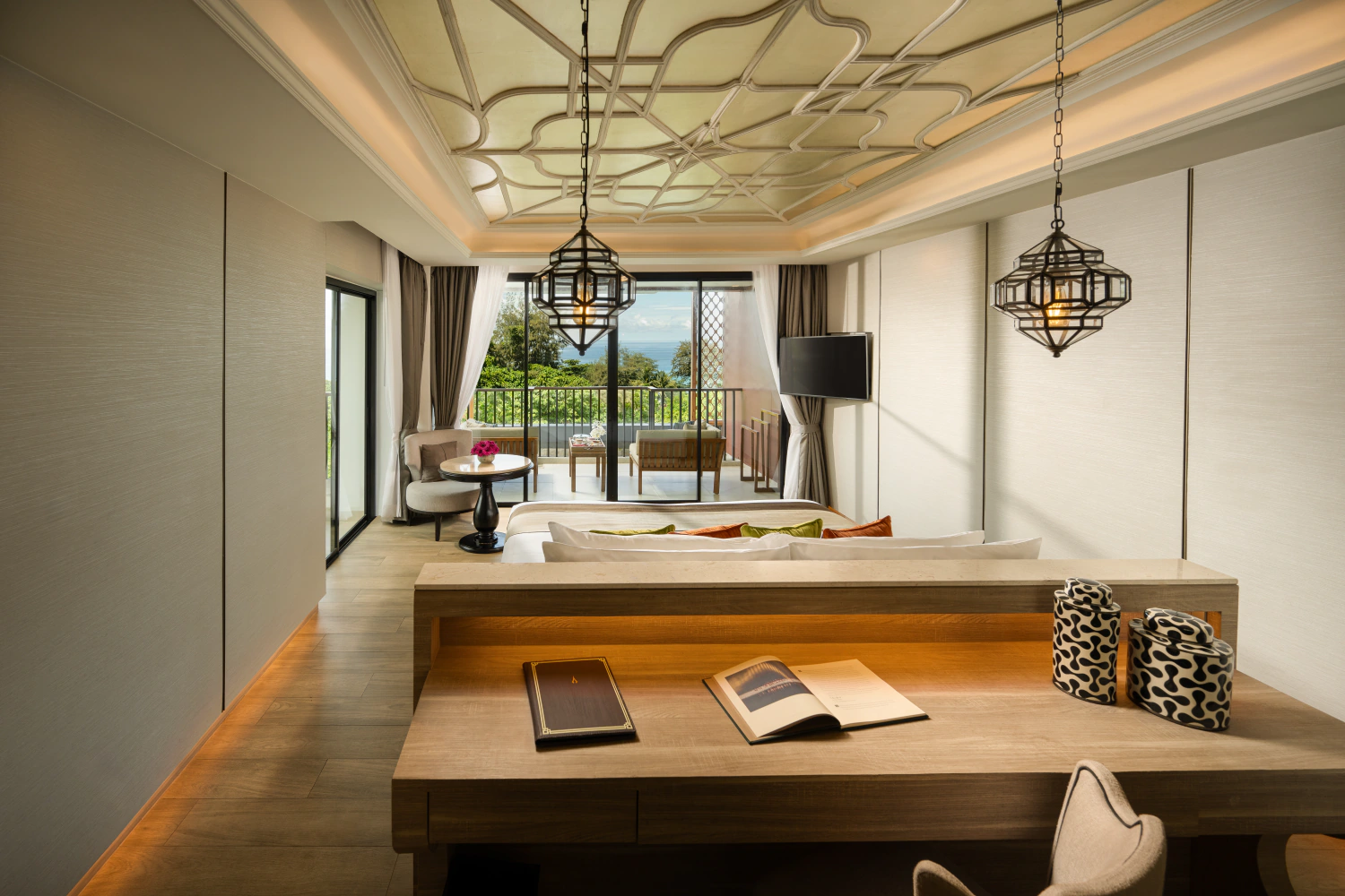 Deluxe Sea View Whirlpool Bath Suite