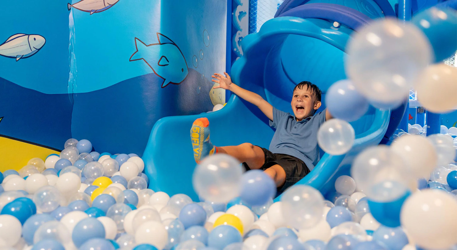 Zing Swim-Up Pool Bar