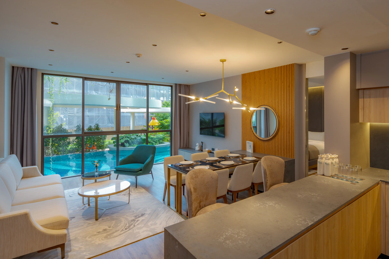 La Green Three Bedroom Suite Pool Access