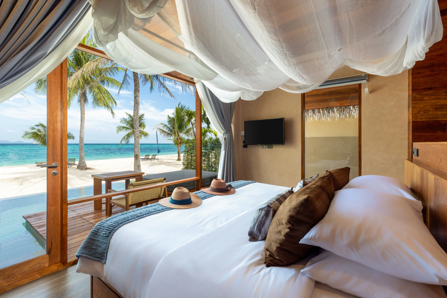 Sand Beachfront Pool Villa