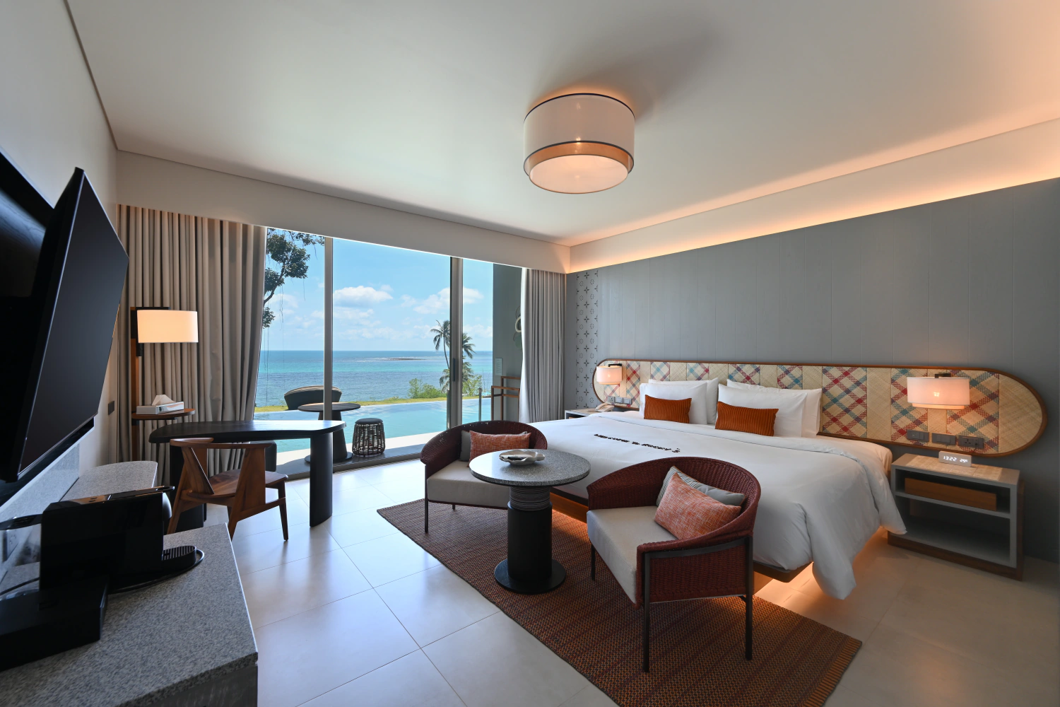 Lofty Pool Access Ocean View