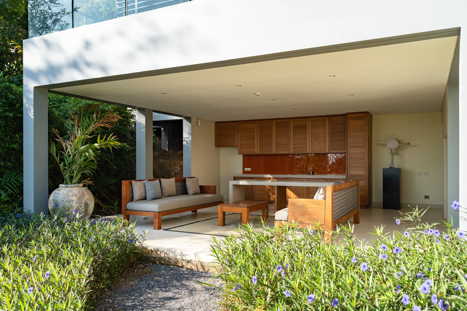 Service & Hospitality