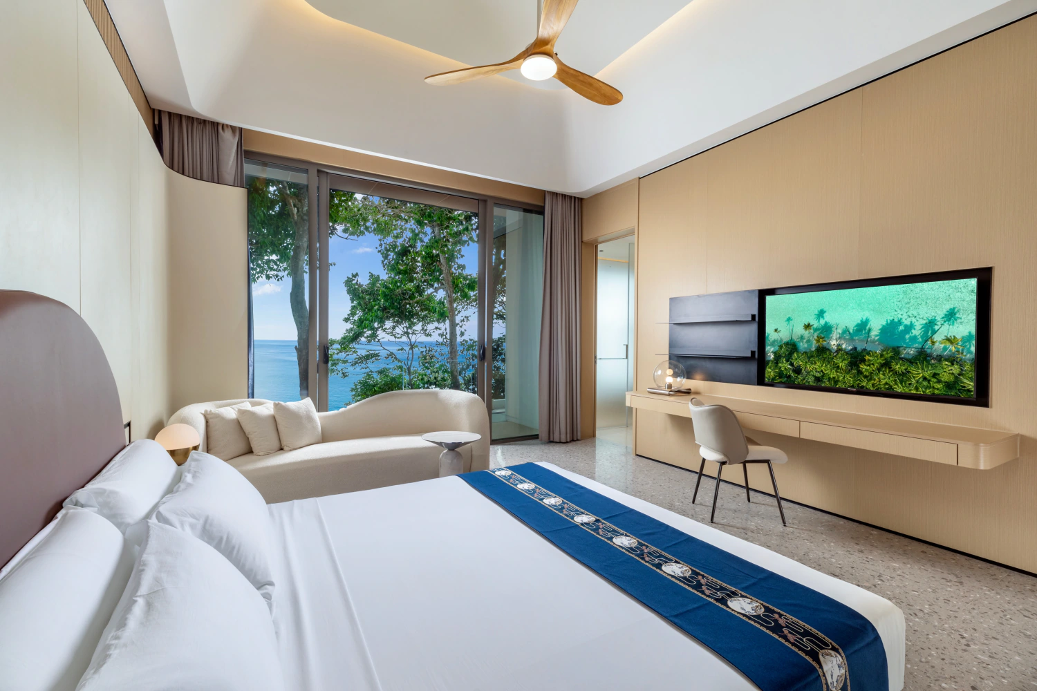 Guest Room 8