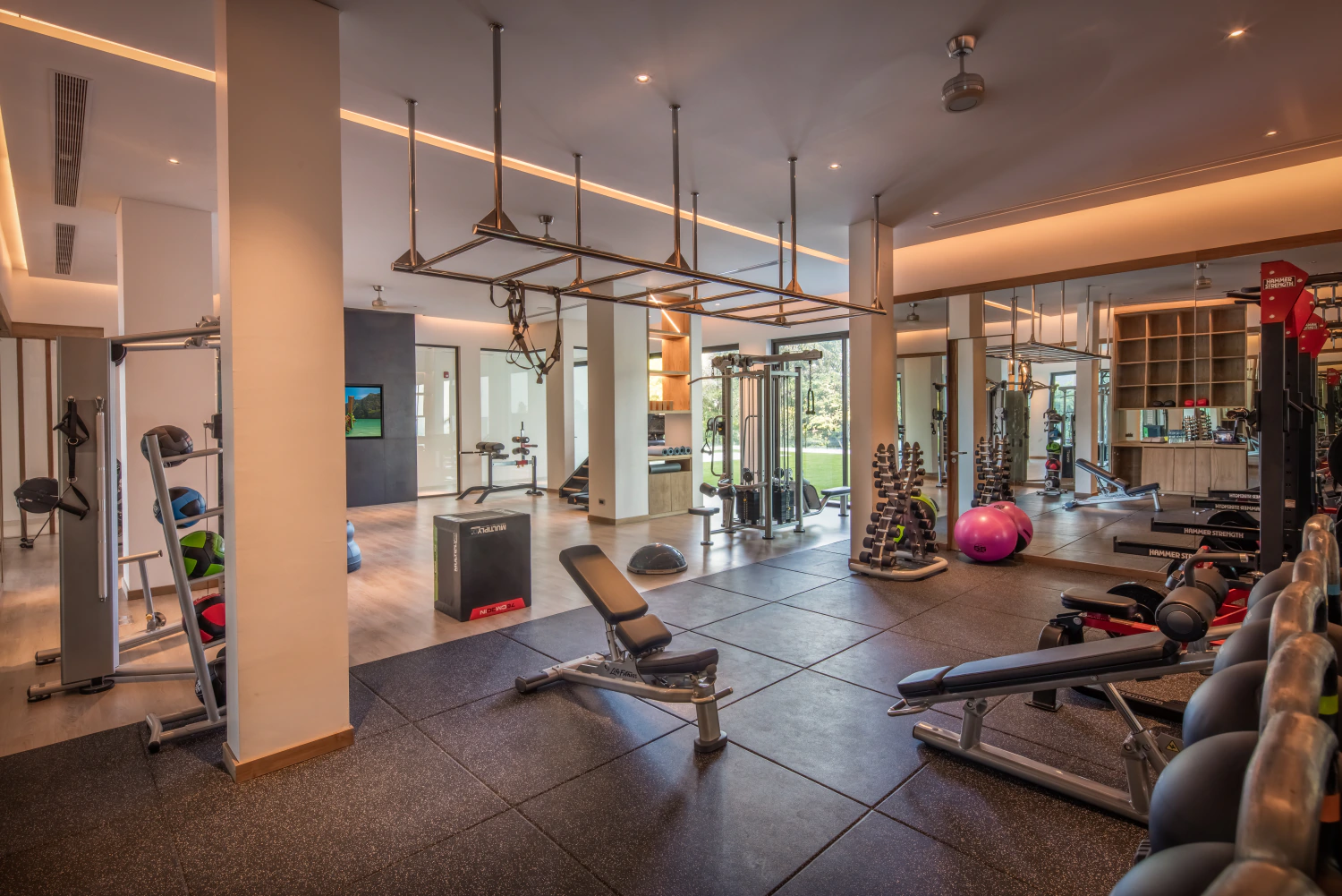 Gym & Tennisplatz