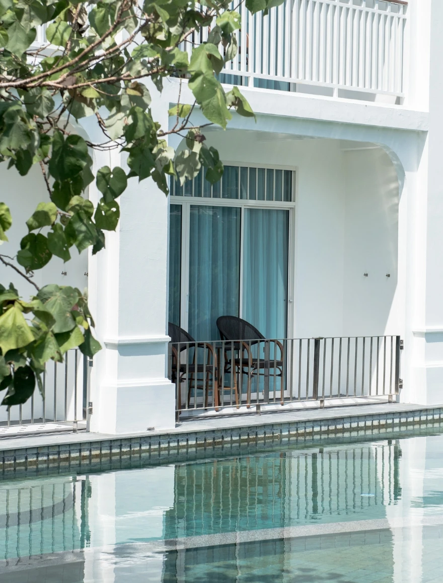 Deluxe Pool Access