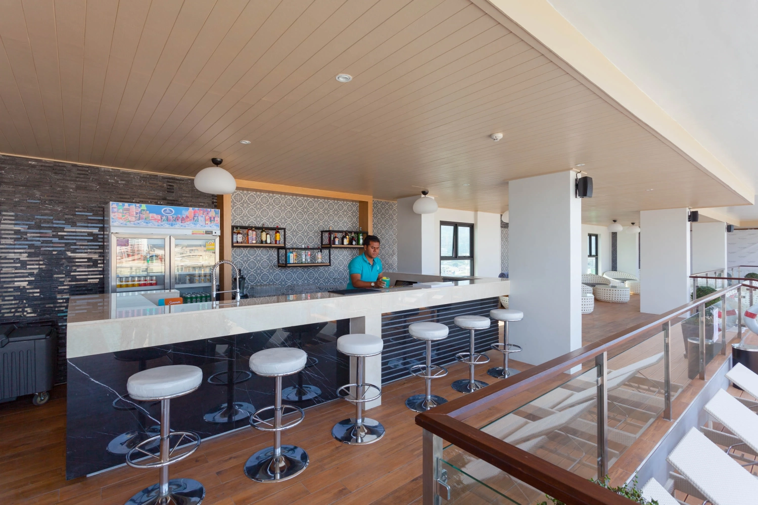 Poolbar
