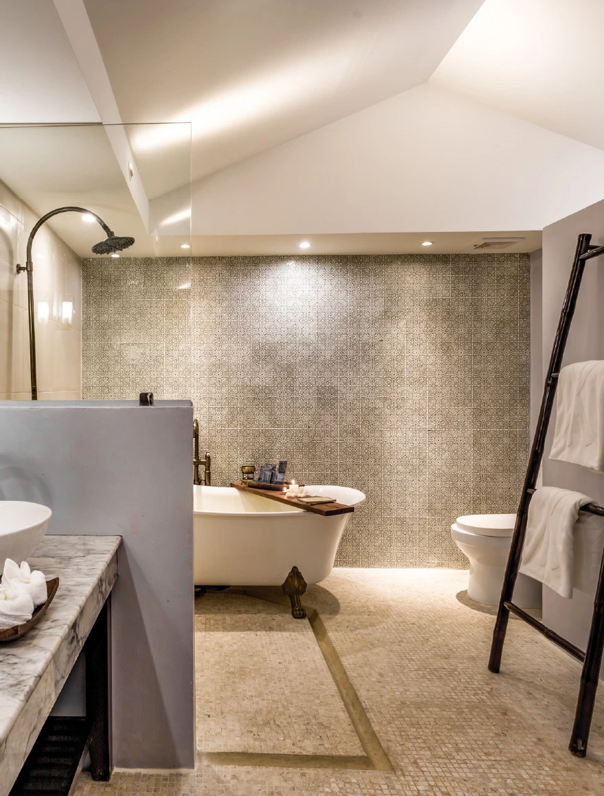 Jacuzzi Suites