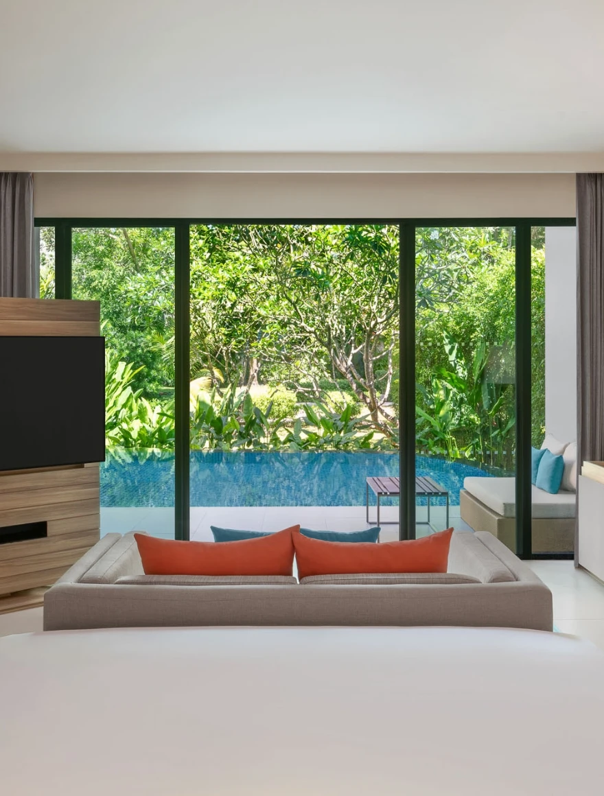 Junior Suite Pool Access
