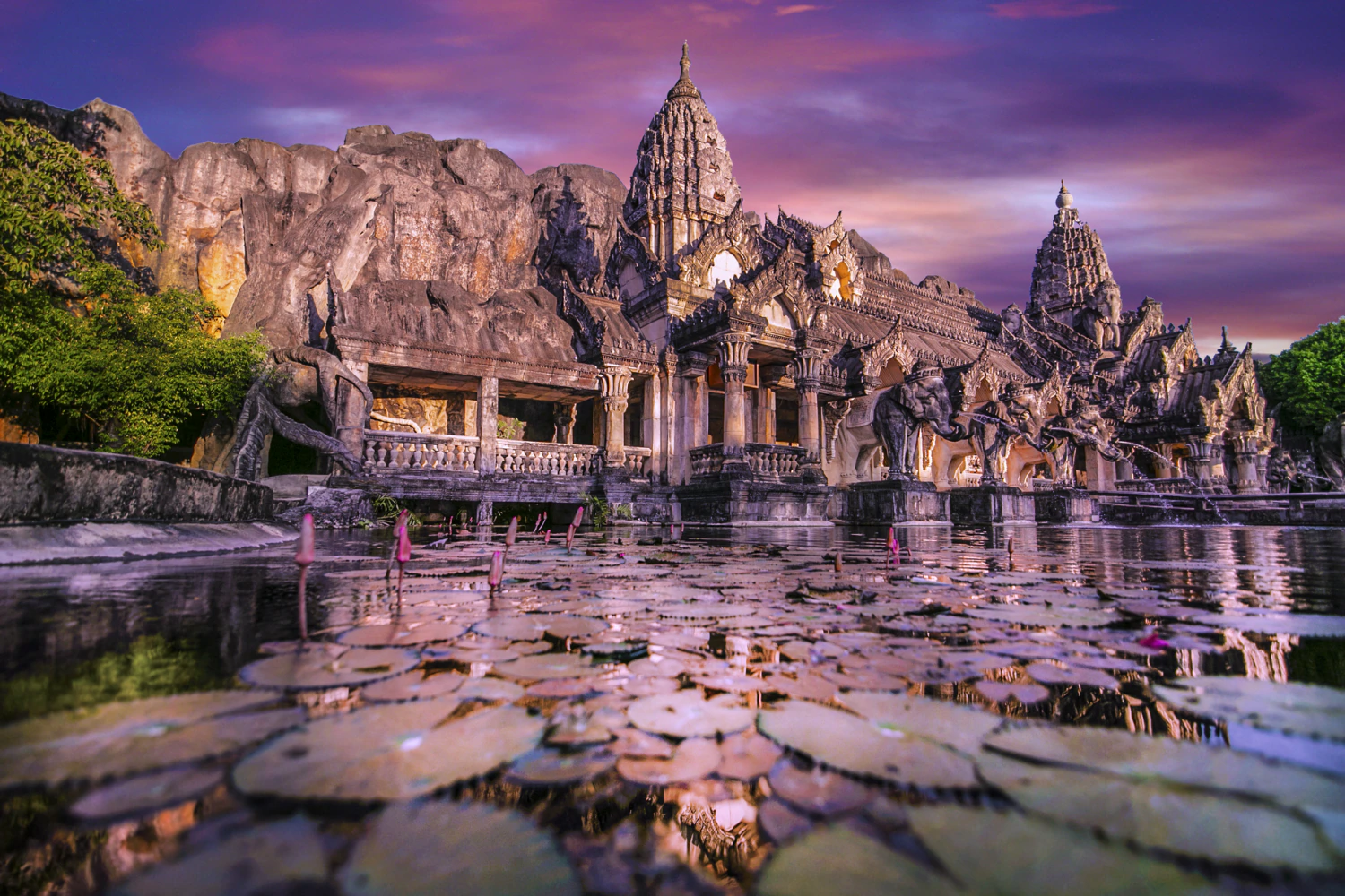 Moderne Technik und beeindruckende Architektur