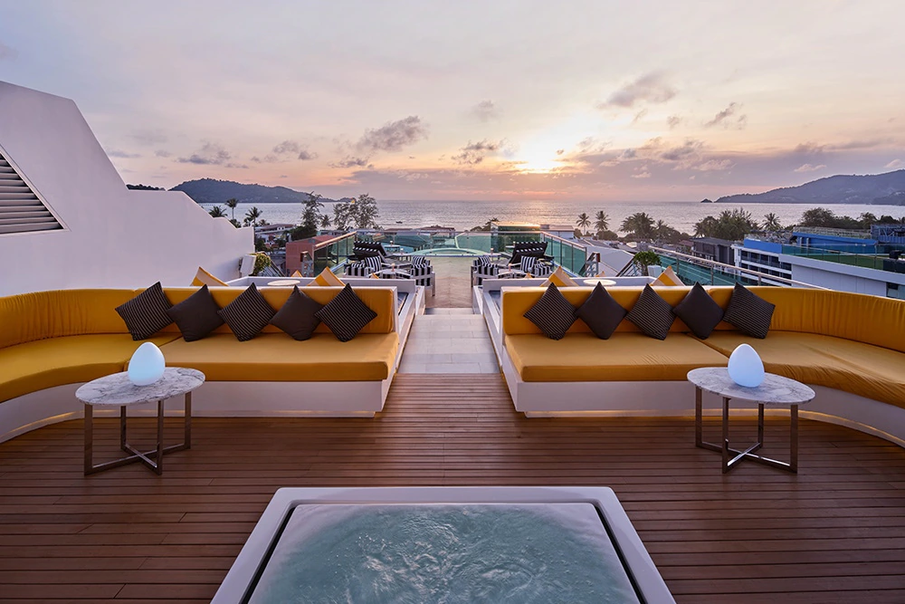KEE Sky Lounge – Rooftop Bar nahe der Bangla Road