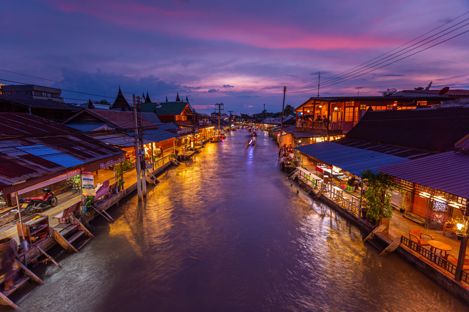 Amphawa Floating Market