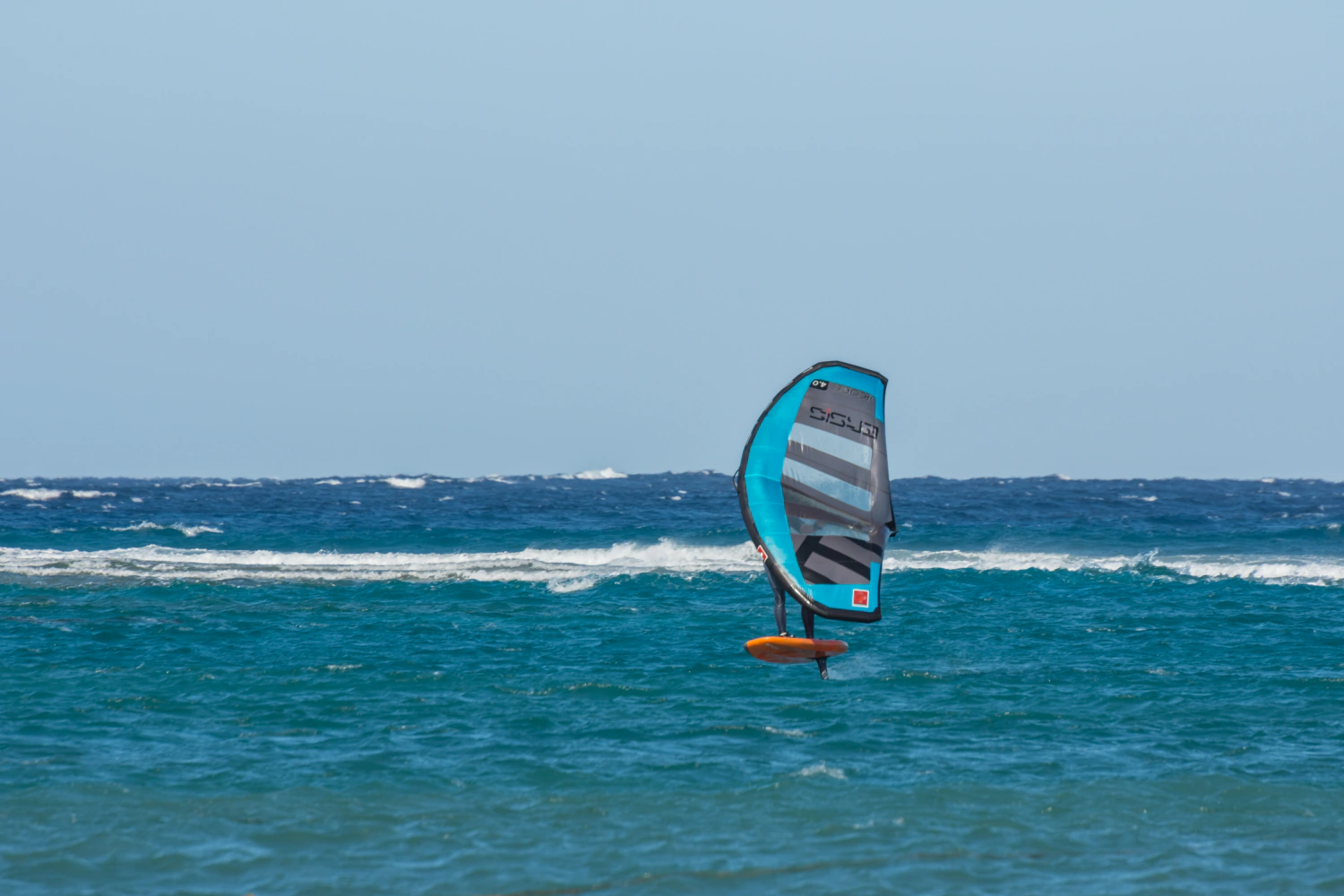 Kitesurfing and Windsurfing