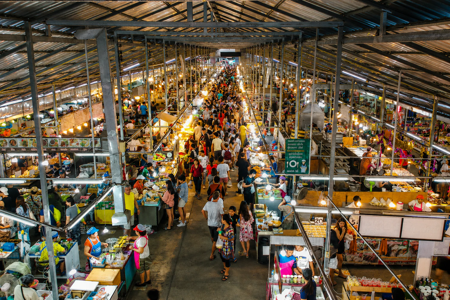Markets and shopping in Phuket - Naka Weekend Market