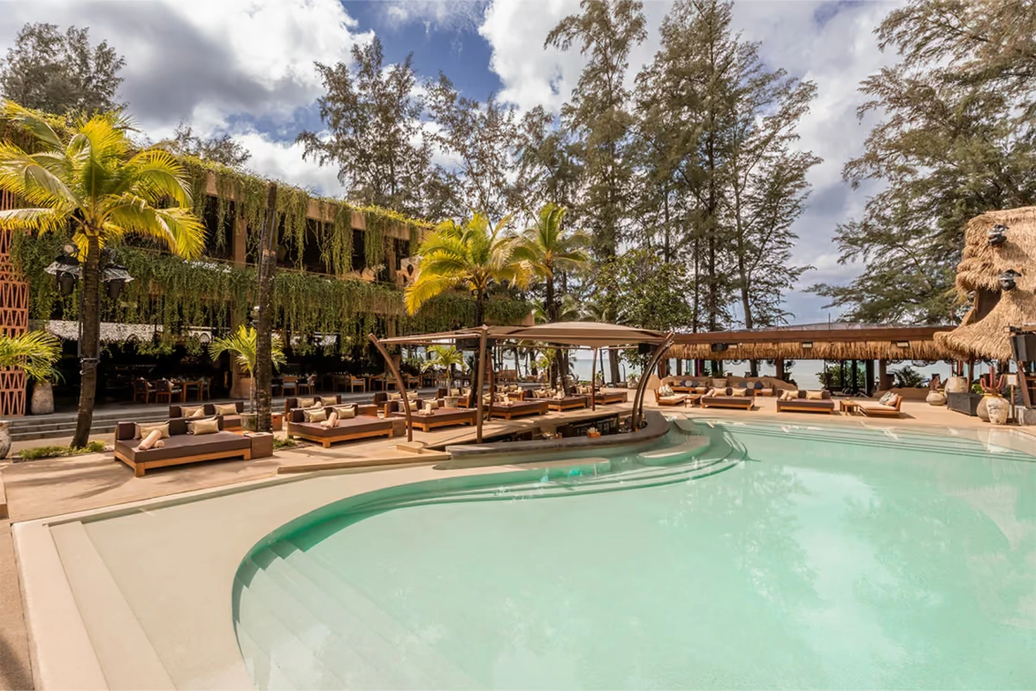 Which beach club is right for your day? - Café del Mar – DJs and events on Kamala Beach