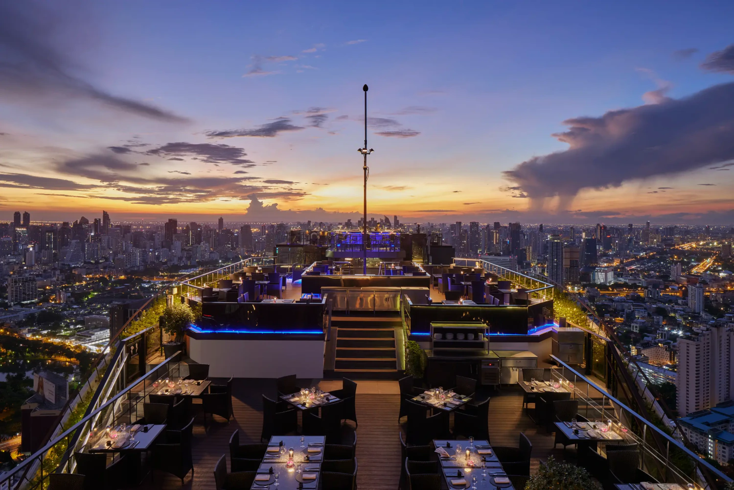 Vertigo & Moon Bar at Banyan Tree Hotel