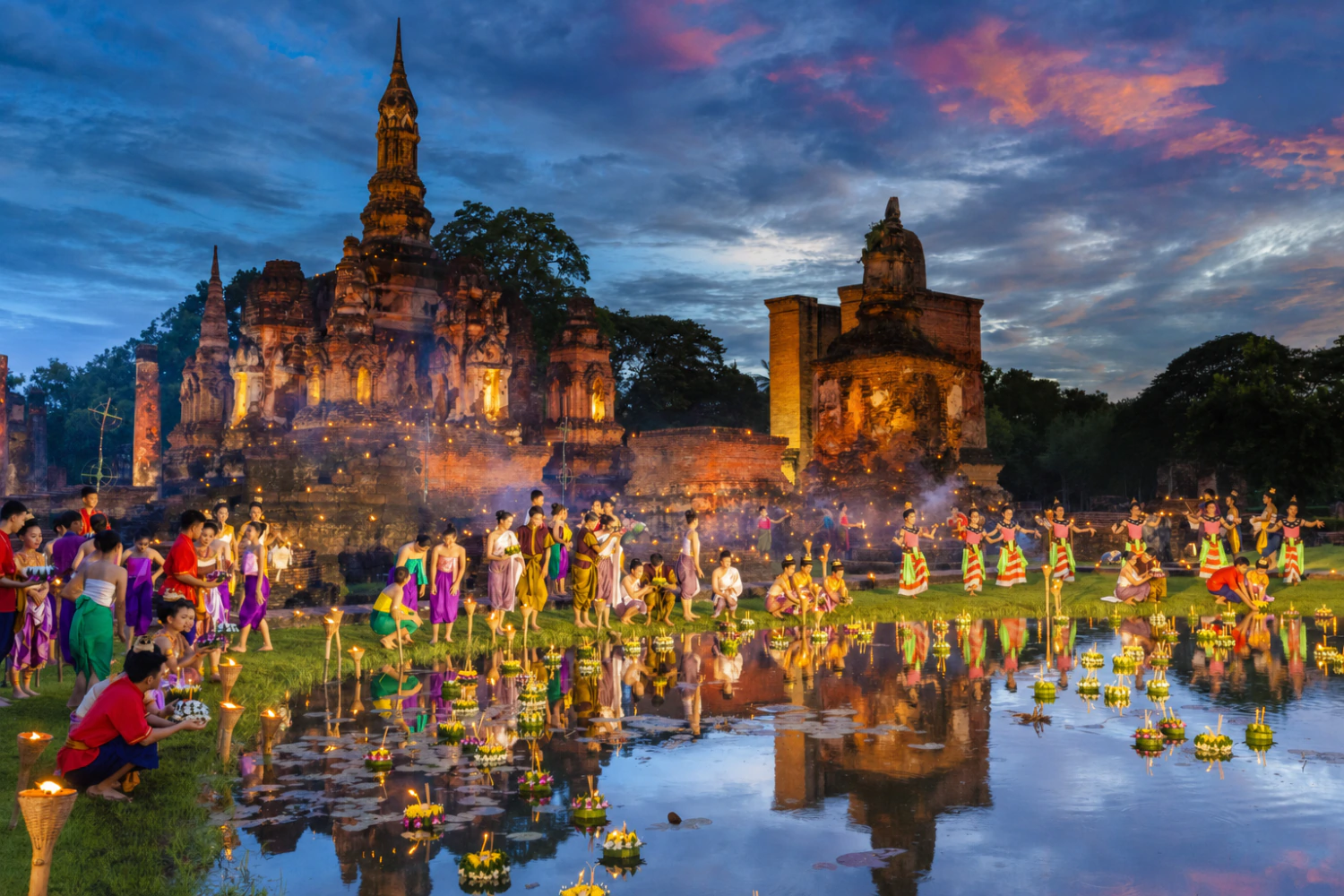 Wo lässt sich Loy Krathong am besten erleben? - Sukhothai – Lichter zwischen den Tempelruinen