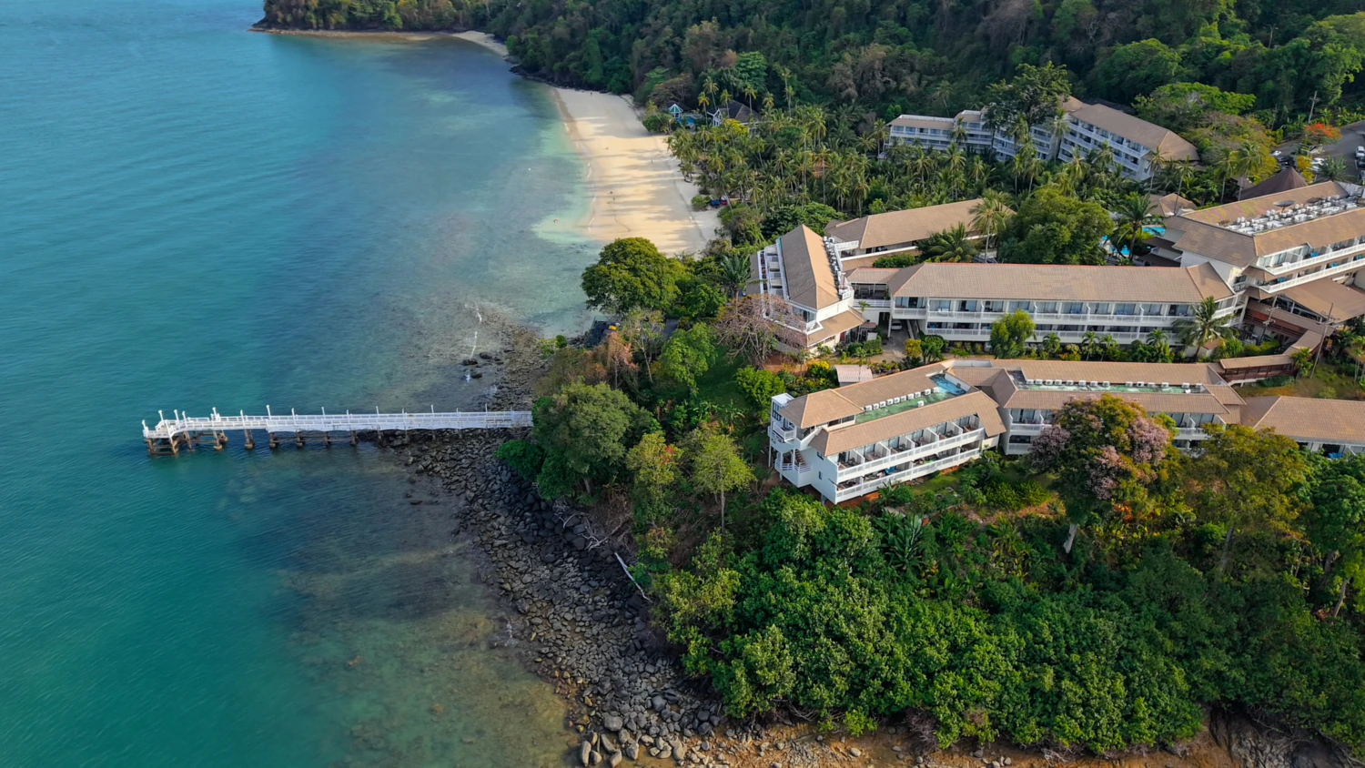 Luxusresorts mit besonderem Charakter - Cape Panwa Hotel – Ein Klassiker mit eigenem Strand